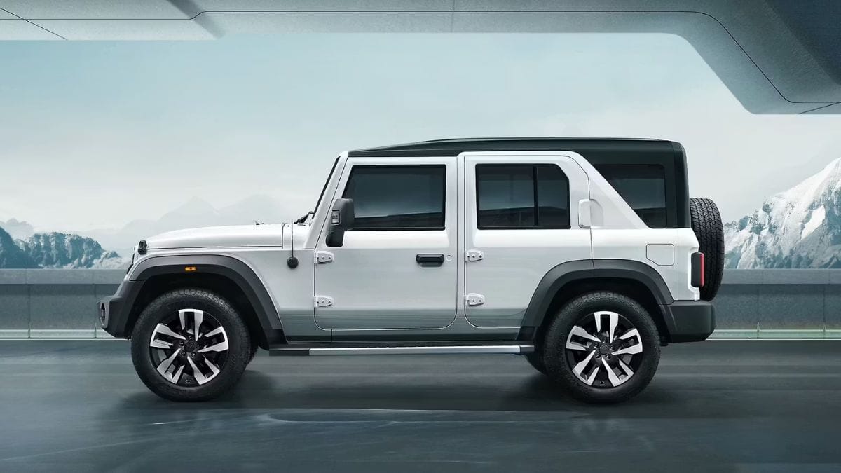 Mahindra Thar Roxx Star Edition